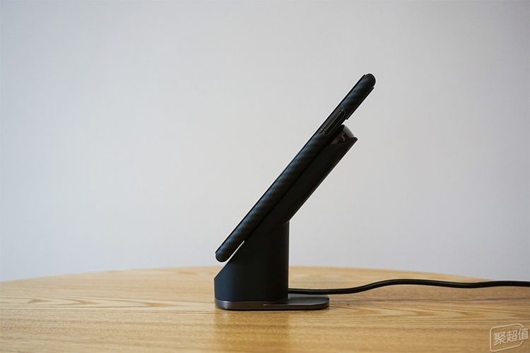 充电宝体验：行走的无线充办公室充电利器pg电子游戏网站Pitaka磁吸无线(图16)