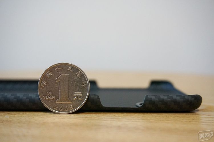 充电宝体验：行走的无线充办公室充电利器pg电子游戏网站Pitaka磁吸无线(图8)