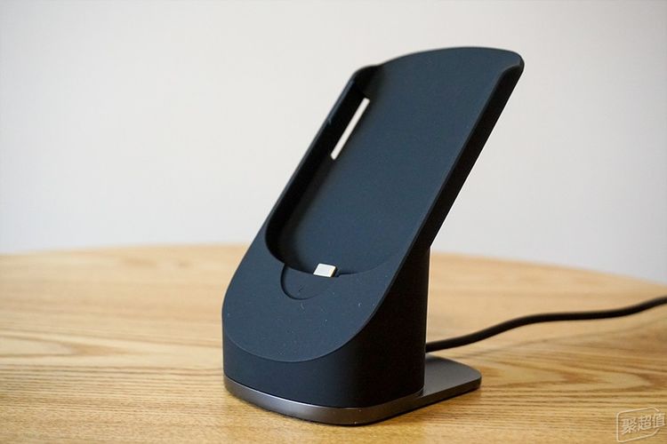 充电宝体验：行走的无线充办公室充电利器pg电子游戏网站Pitaka磁吸无线(图19)